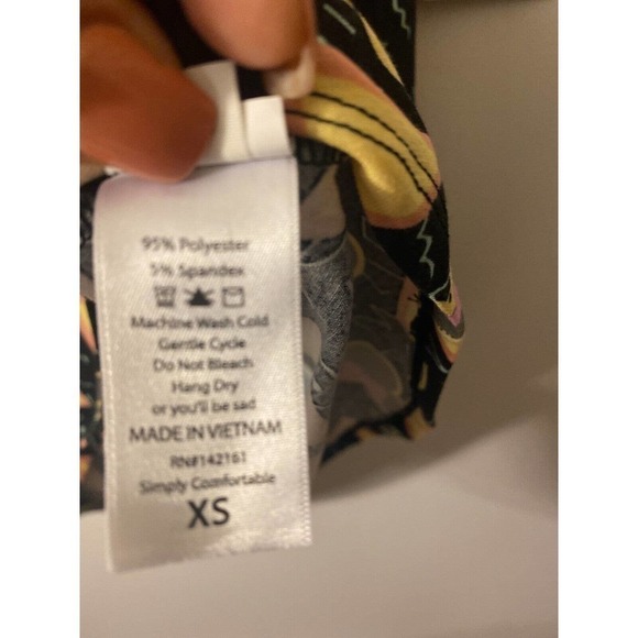 Lularoe Disney Irma Tunic Top Shirt Size XS Minnie Mouse Black Pink Bow Oversize - Picture 7 of 9